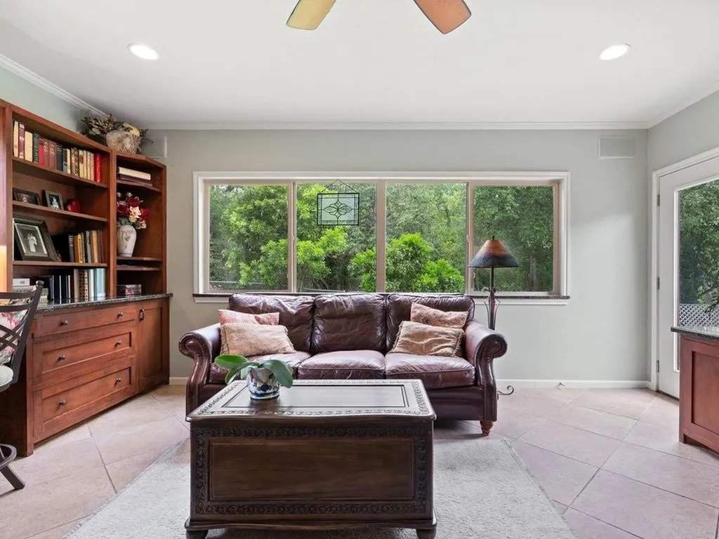 910 River Oaks Drive Austin TX 78753