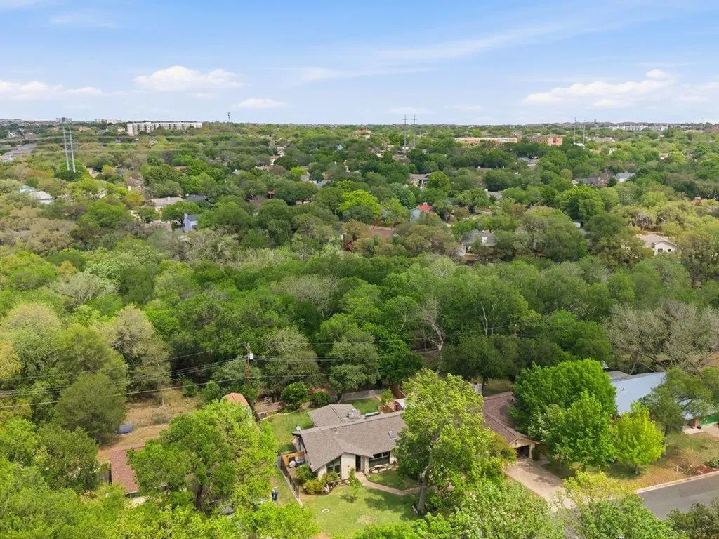 910 River Oaks Drive Austin TX 78753