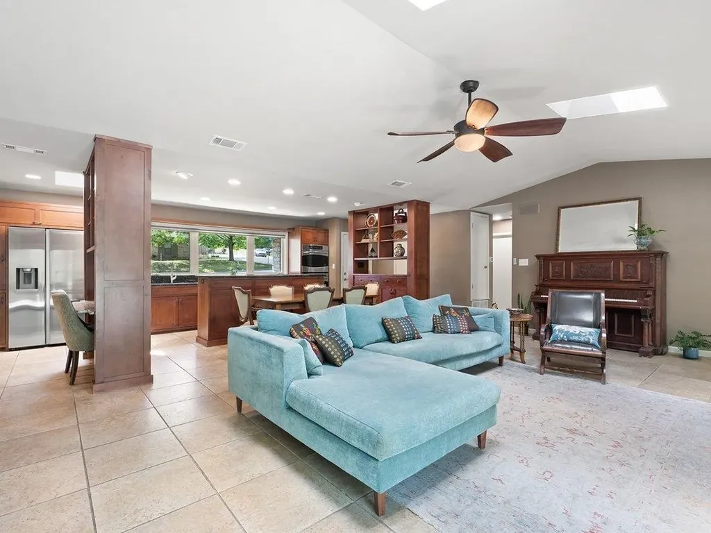 910 River Oaks Drive Austin TX 78753