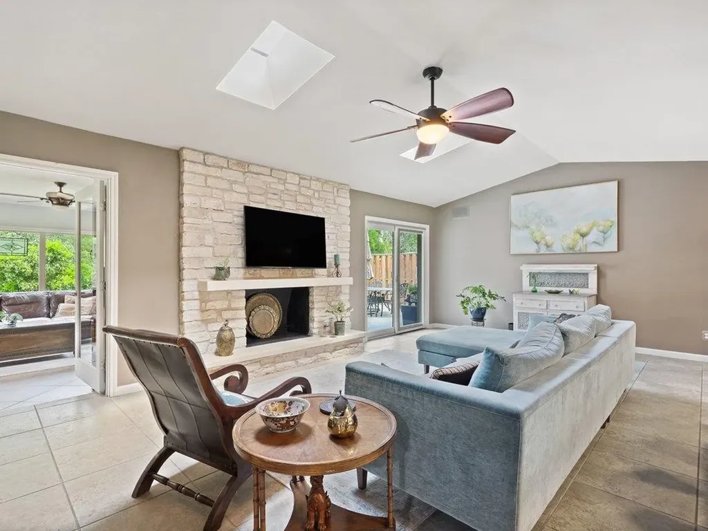 910 River Oaks Drive Austin TX 78753