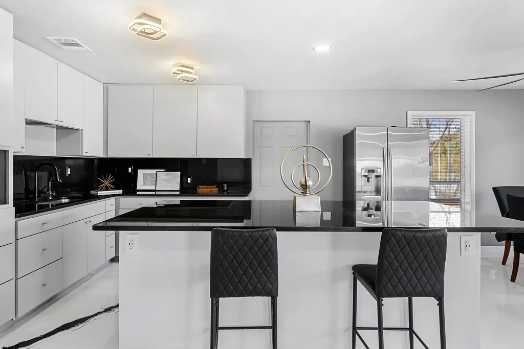 2201 Teri Road Austin TX 78744
