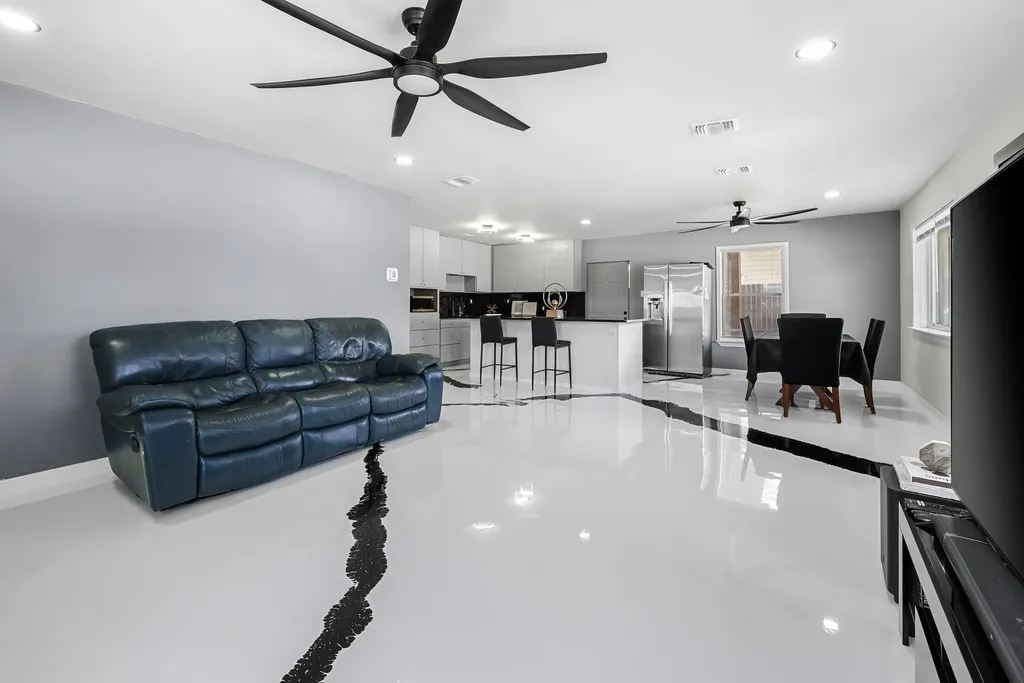 2201 Teri Road Austin TX 78744