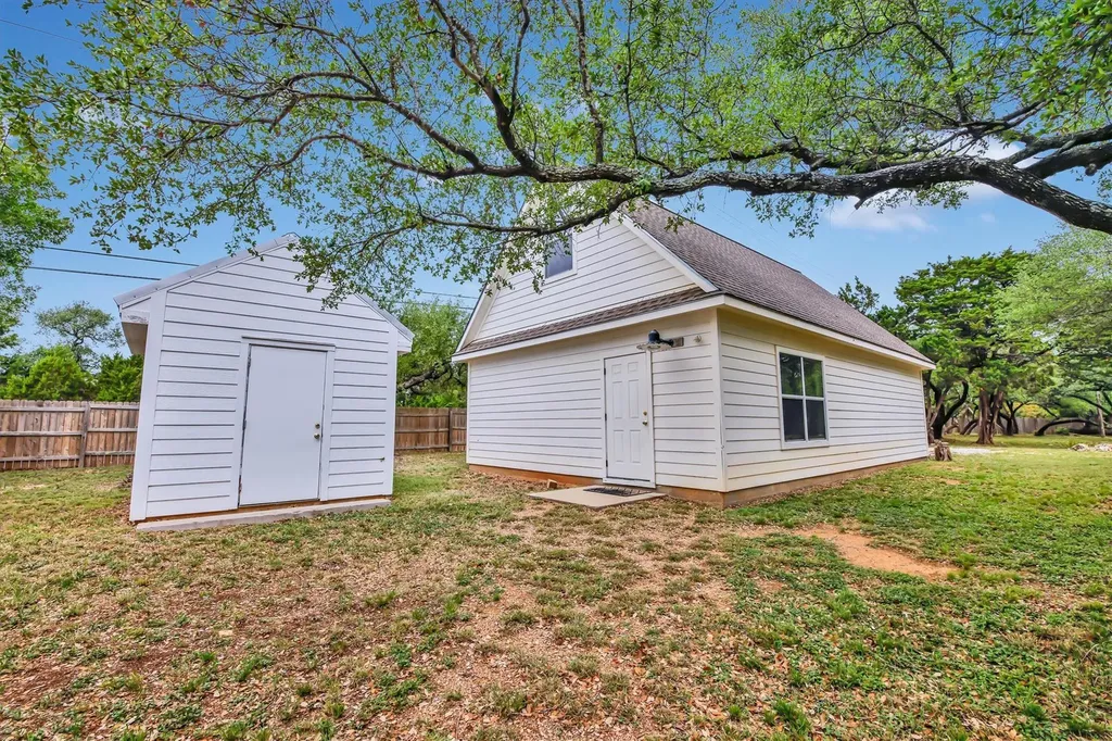 3016 Tradewind Drive Spicewood TX 78669