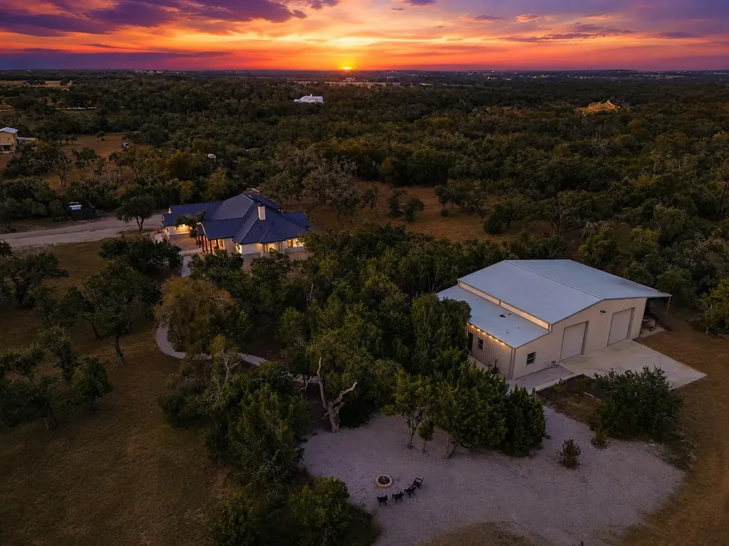 260 Corte Del Cedro Drive Dripping Springs TX 78620