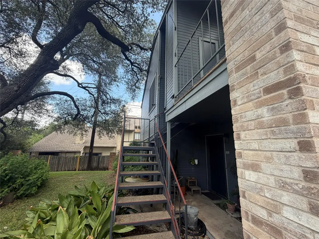 3744 Valley View Road Austin TX 78704