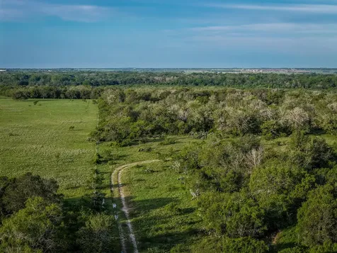 Cr 343 Cr 343 Gonzales TX 78629