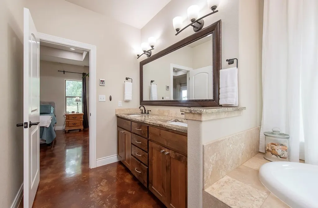 7075 Rr 1869 Liberty Hill TX 78642