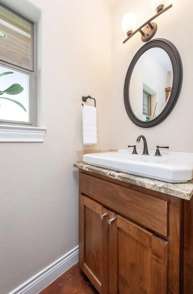 7075 Rr 1869 Liberty Hill TX 78642