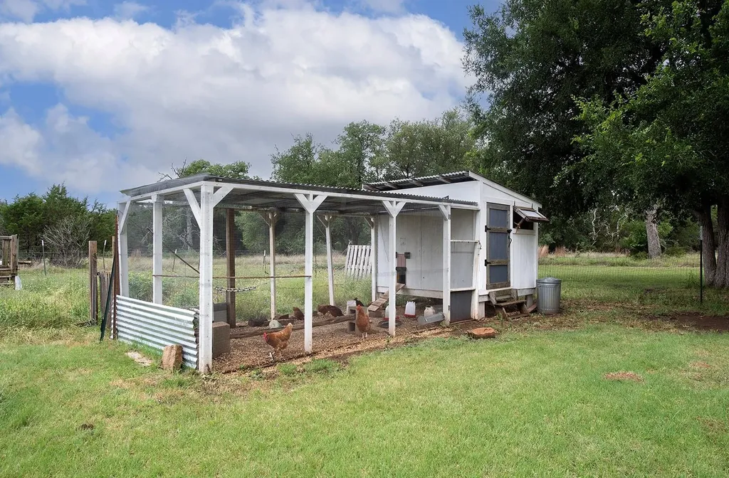 7075 Rr 1869 Liberty Hill TX 78642