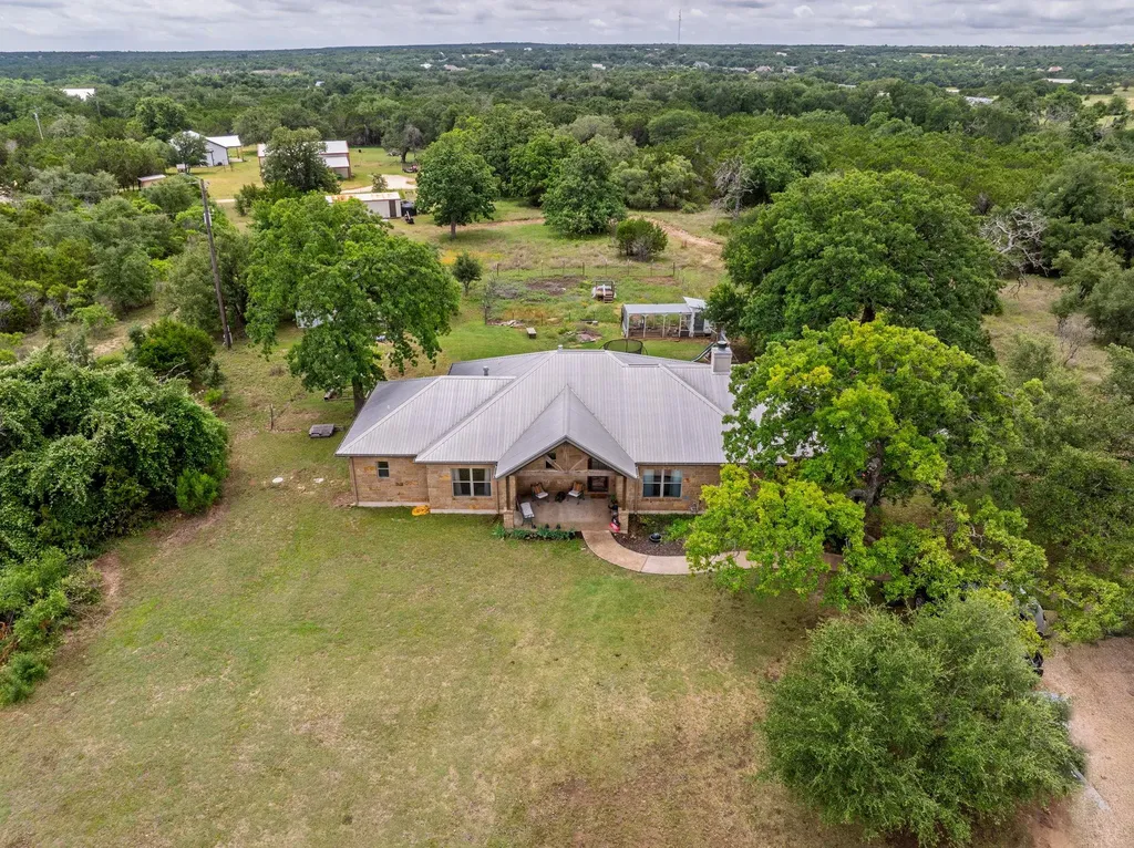 7075 Rr 1869 Liberty Hill TX 78642
