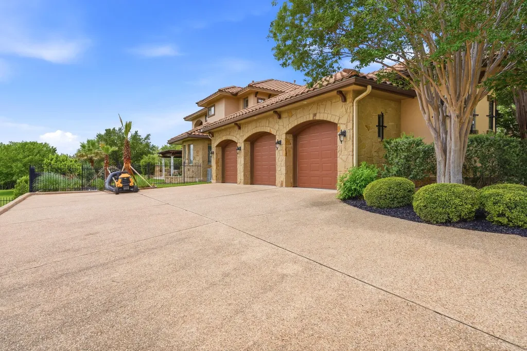 104 Kollmeyer Circle Austin TX 78734
