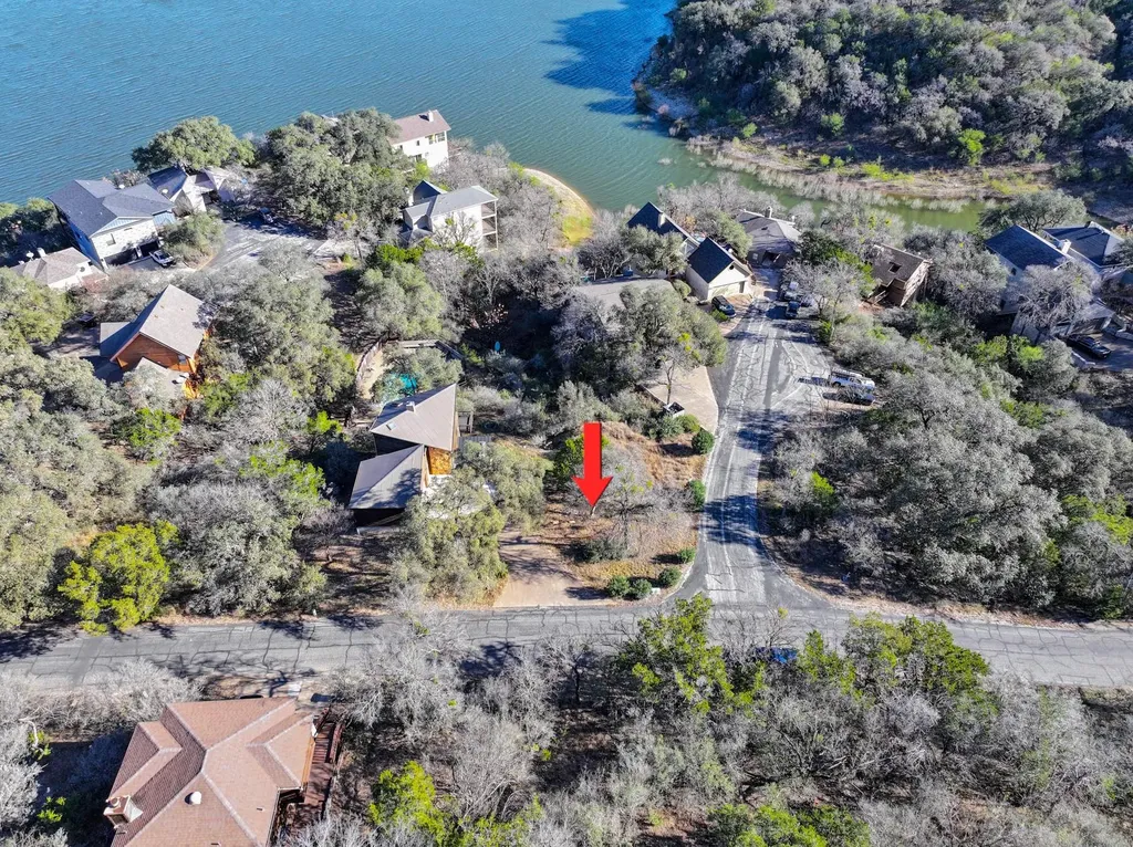 102 Coventry Coventry Road Spicewood TX 78669