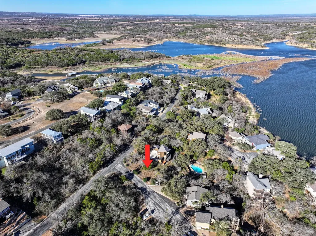 102 Coventry Coventry Road Spicewood TX 78669