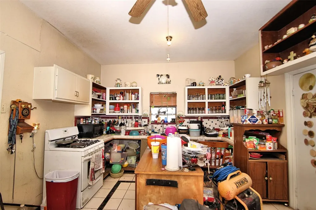 402 Trinity Street Lockhart TX 78644