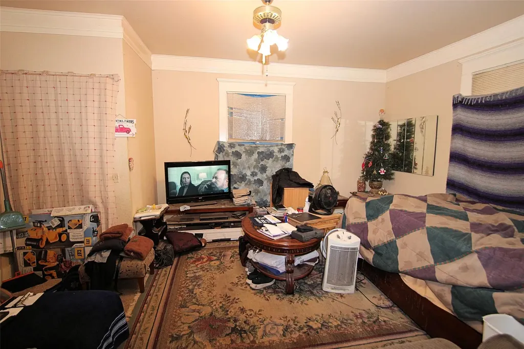 402 Trinity Street Lockhart TX 78644