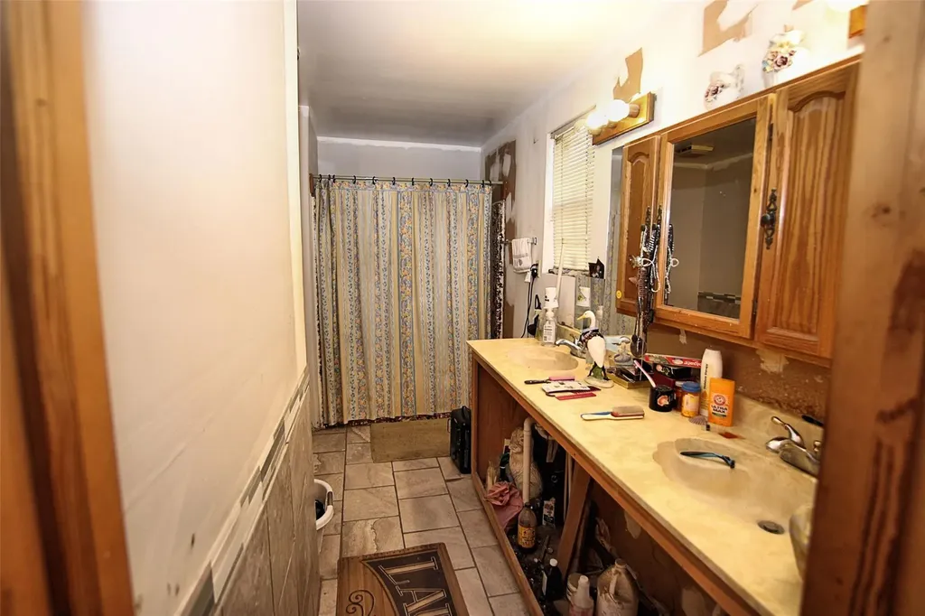 402 Trinity Street Lockhart TX 78644