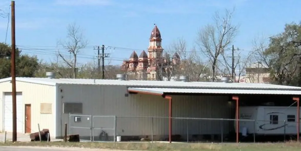 402 Trinity Street Lockhart TX 78644