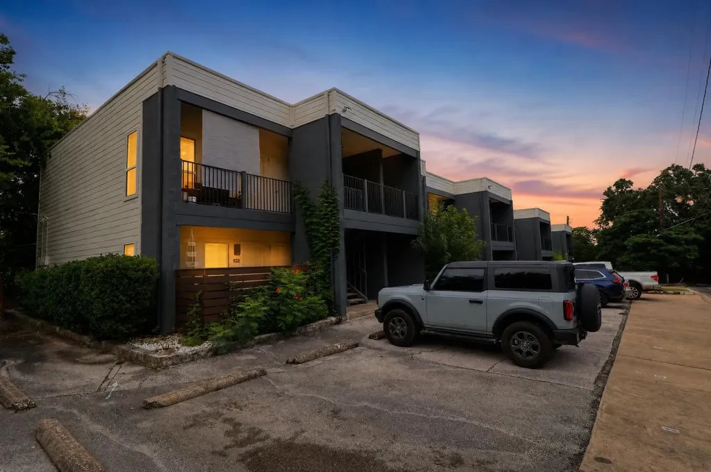 1509 39 1/2 Street Austin TX 78756