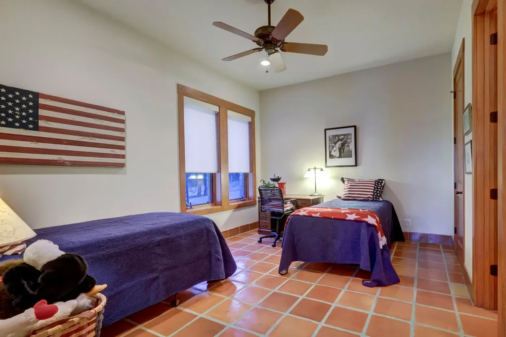 19586 Sandcastle Drive Spicewood TX 78669