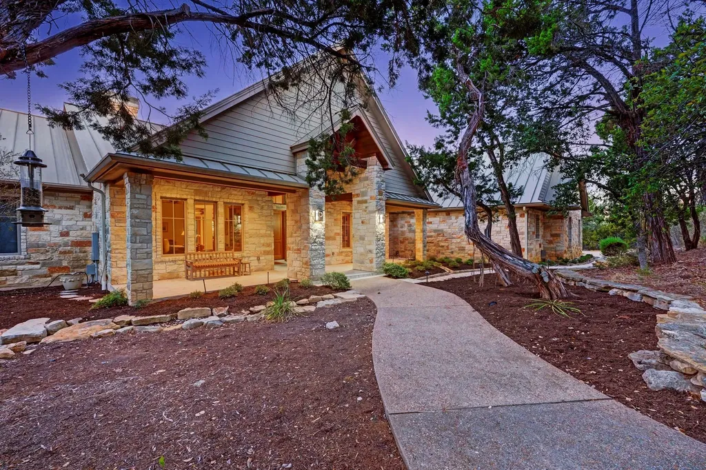 19586 Sandcastle Drive Spicewood TX 78669