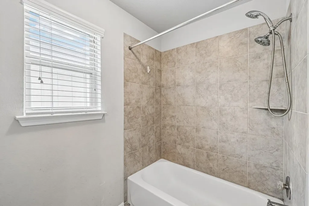 387 Guemal Road Buda TX 78610