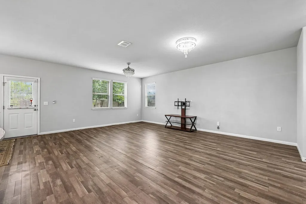 387 Guemal Road Buda TX 78610
