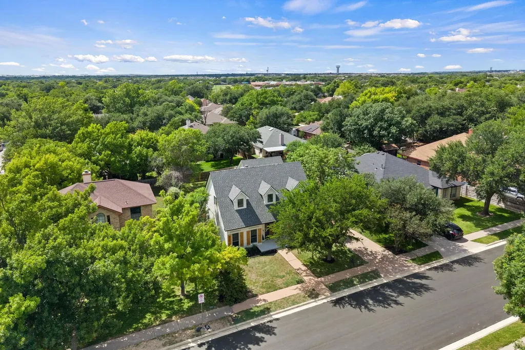 1102 Twin Creek Drive Pflugerville TX 78660
