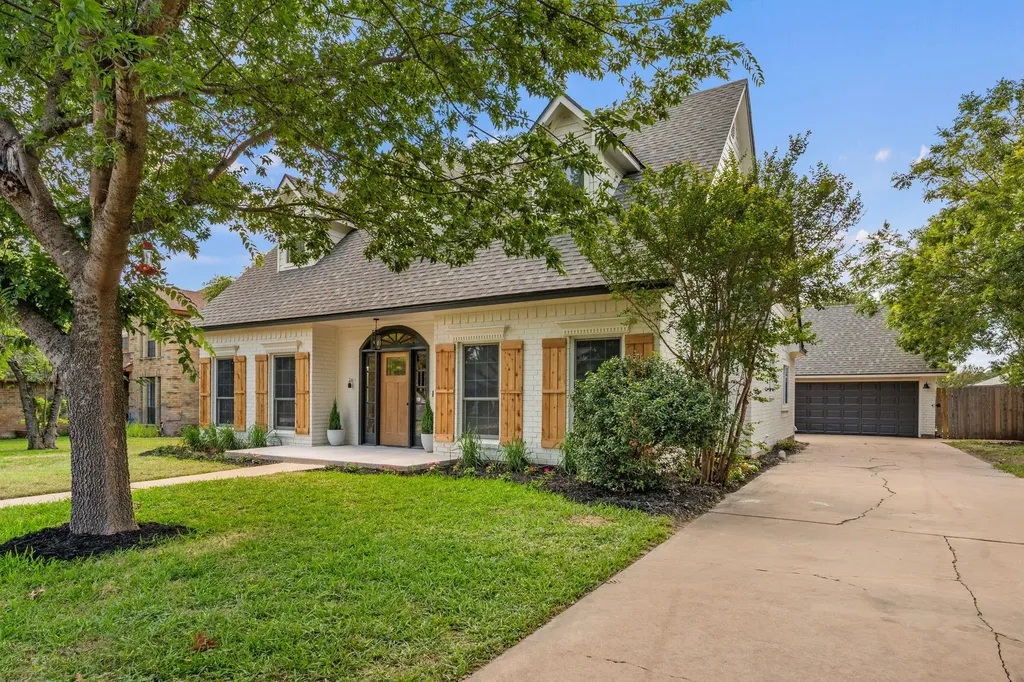 1102 Twin Creek Drive Pflugerville TX 78660