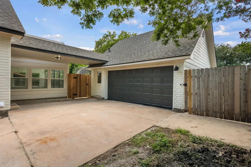 1102 Twin Creek Drive Pflugerville TX 78660