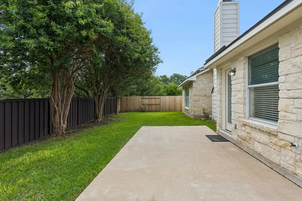 7206 W Magic Mountain Lane Round Rock TX 78681