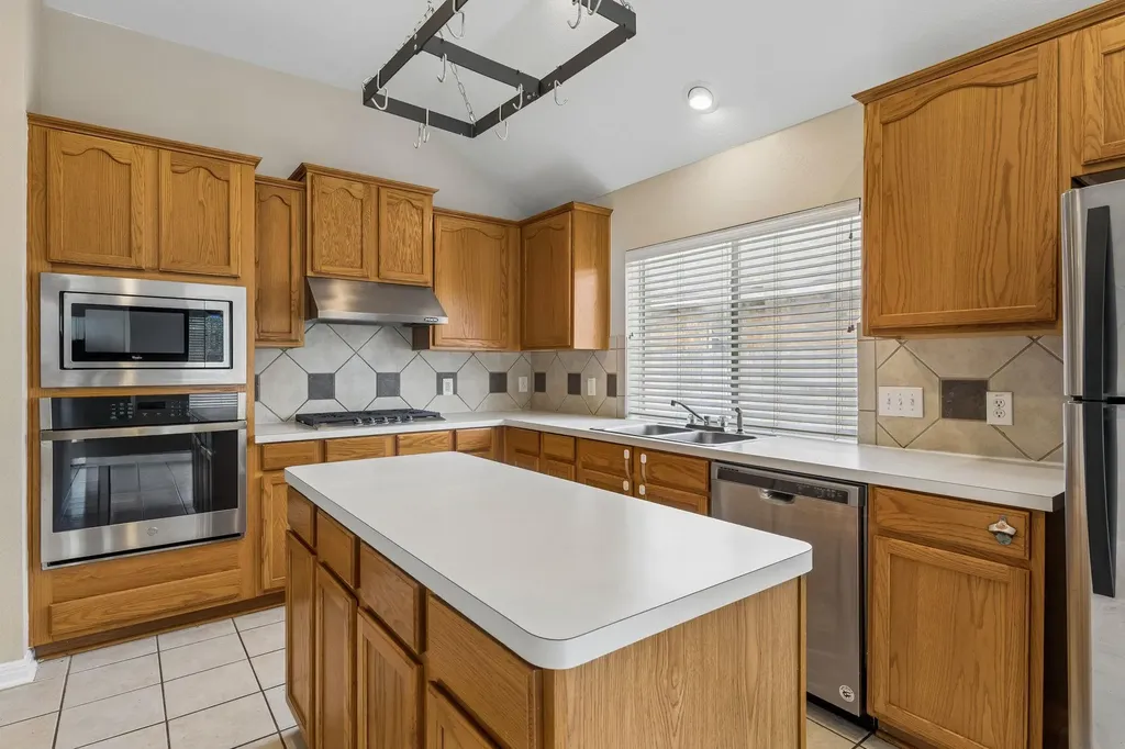 7206 W Magic Mountain Lane Round Rock TX 78681