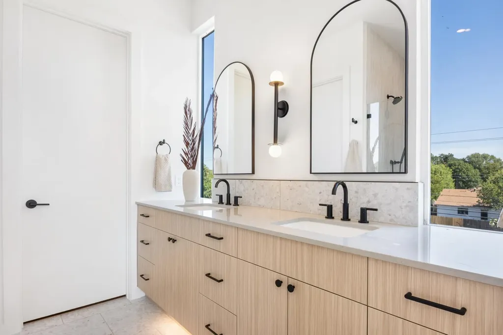 10721 Desert Trail Austin TX 78758