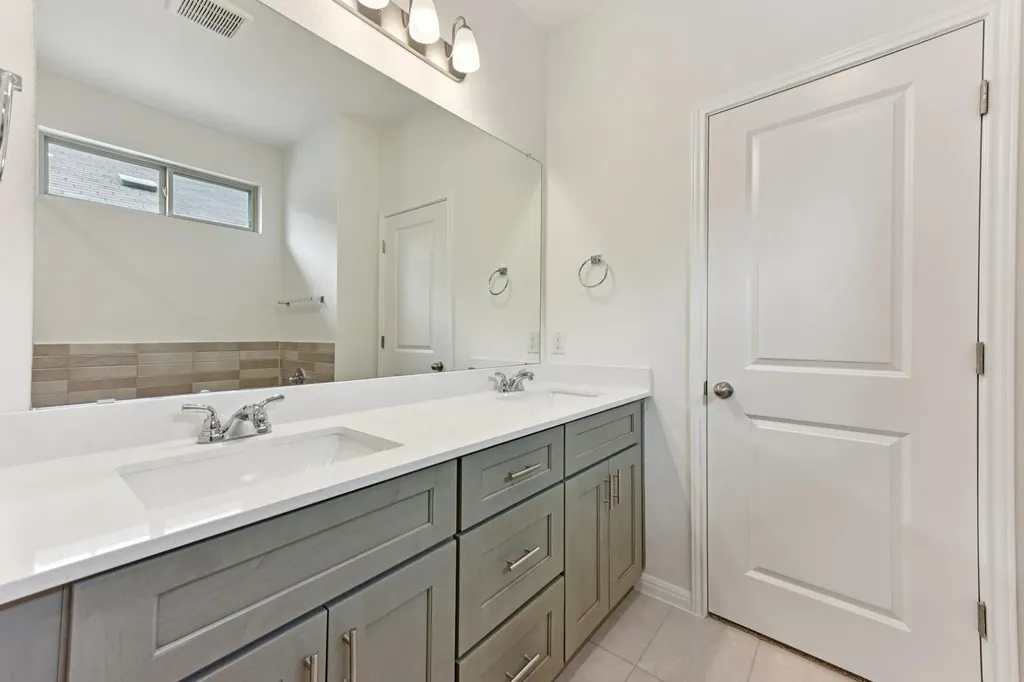 124 Tenny Lane Kyle TX 78640
