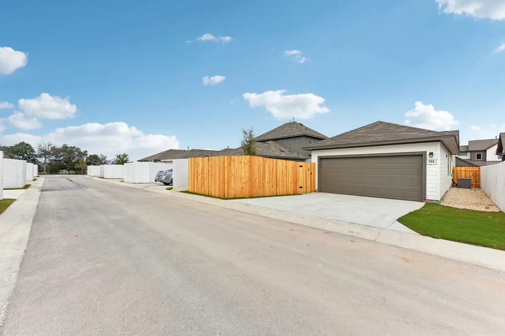 124 Tenny Lane Kyle TX 78640