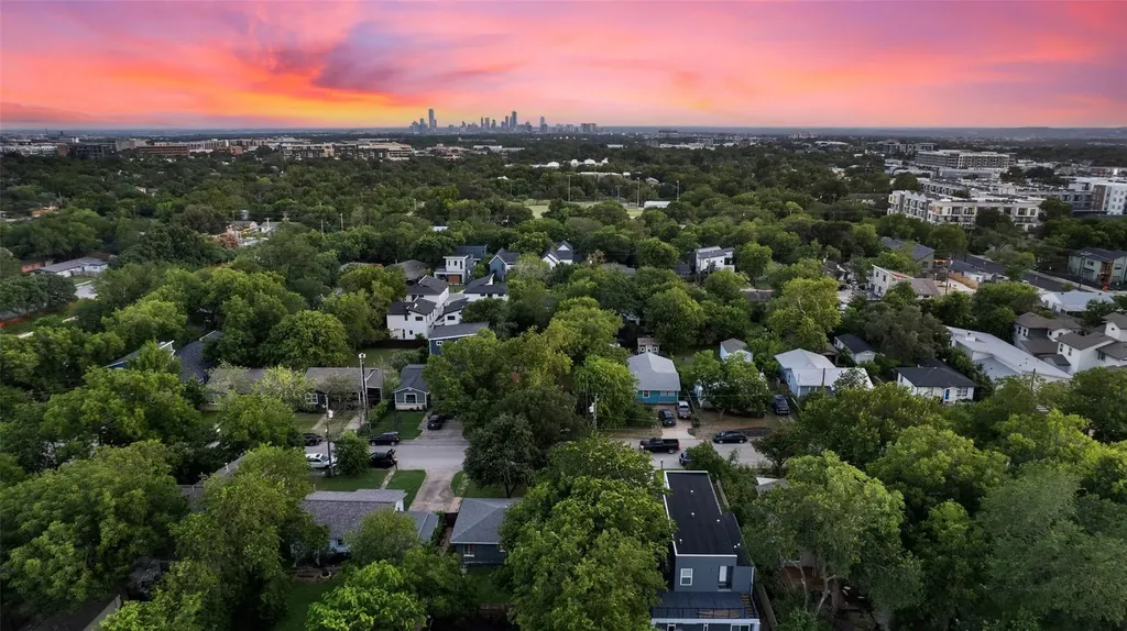 412 W Croslin Street Austin TX 78752