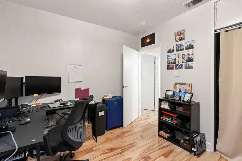 412 W Croslin Street Austin TX 78752