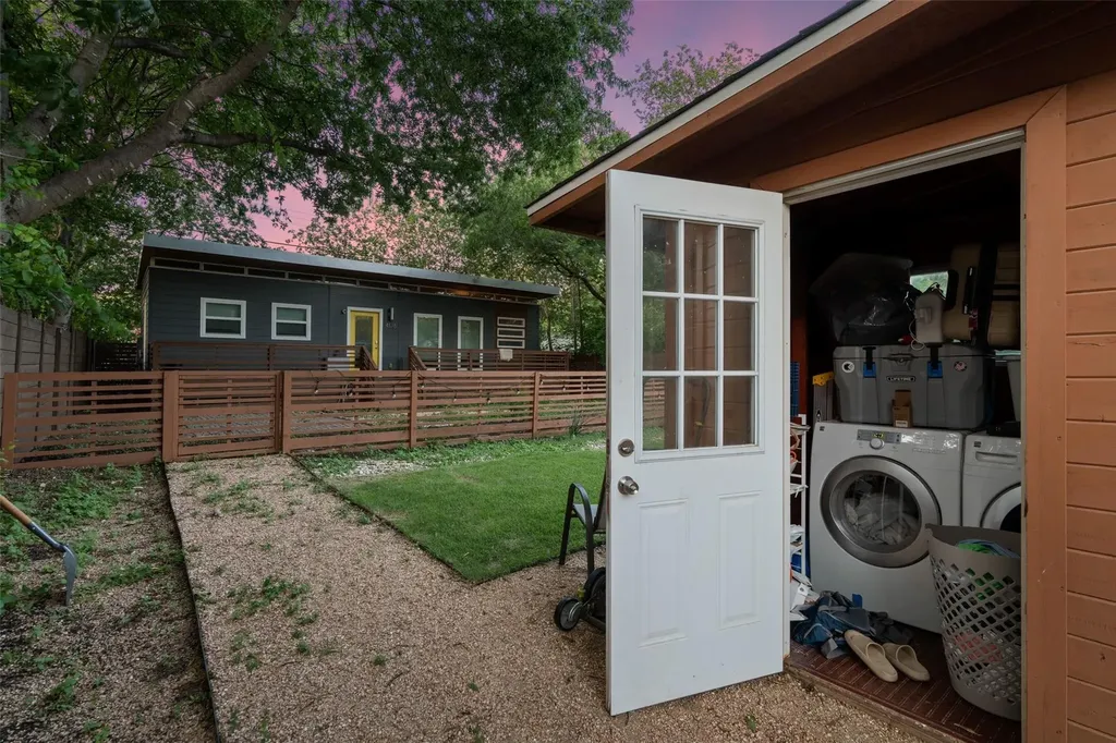 412 W Croslin Street Austin TX 78752