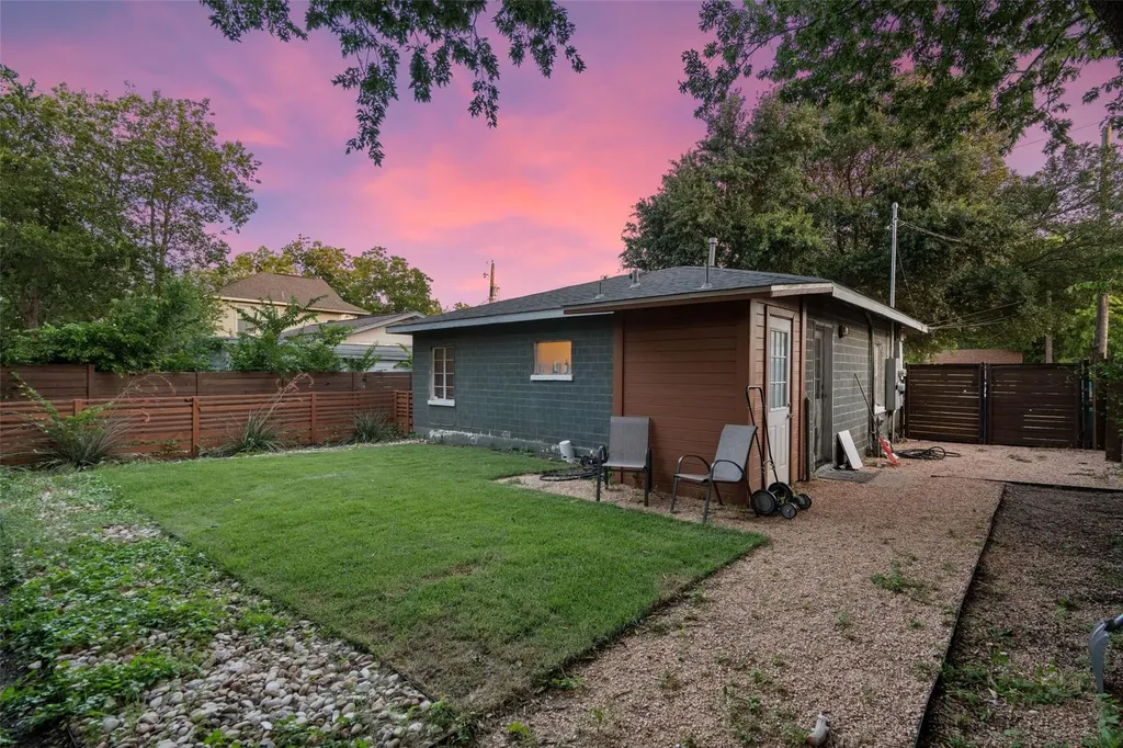 412 W Croslin Street Austin TX 78752