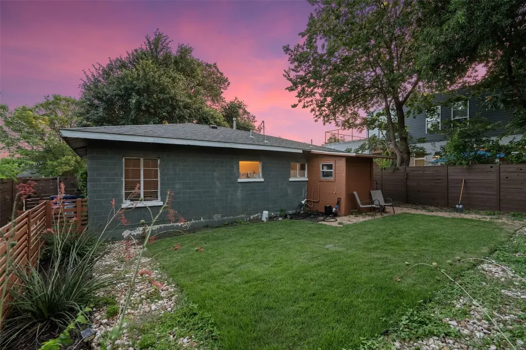 412 W Croslin Street Austin TX 78752