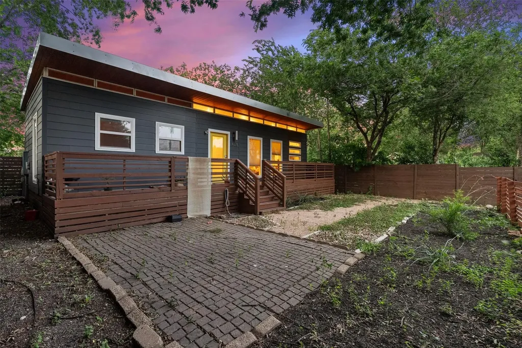 412 W Croslin Street Austin TX 78752