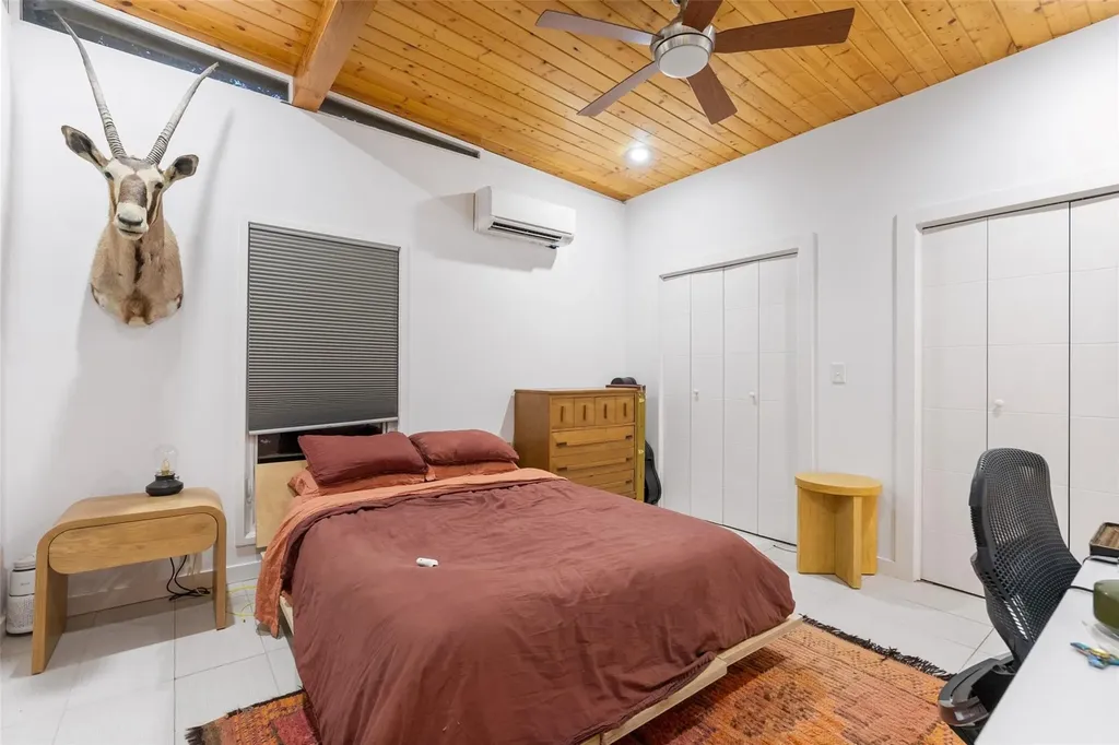 412 W Croslin Street Austin TX 78752