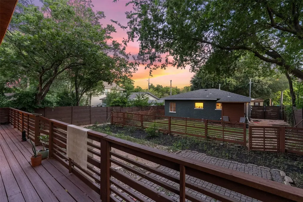 412 W Croslin Street Austin TX 78752