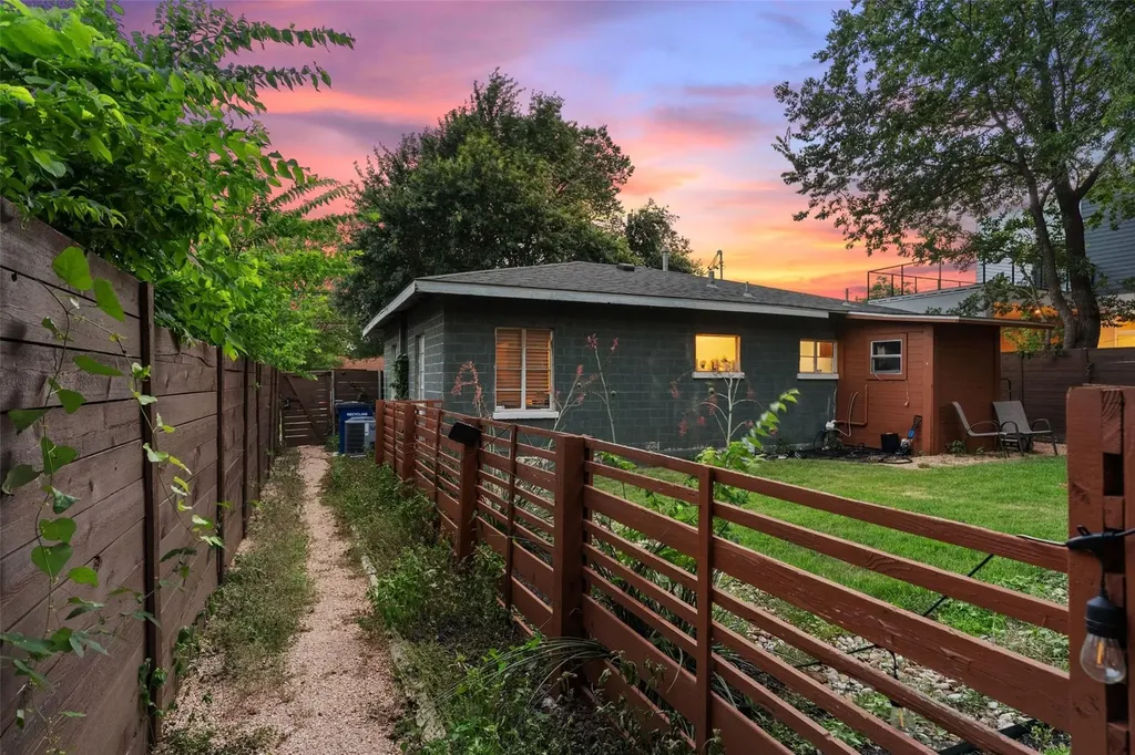 412 W Croslin Street Austin TX 78752