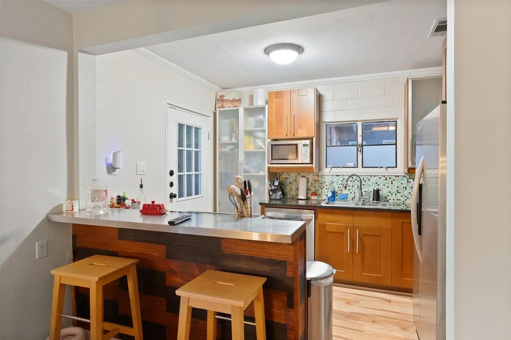 412 W Croslin Street Austin TX 78752