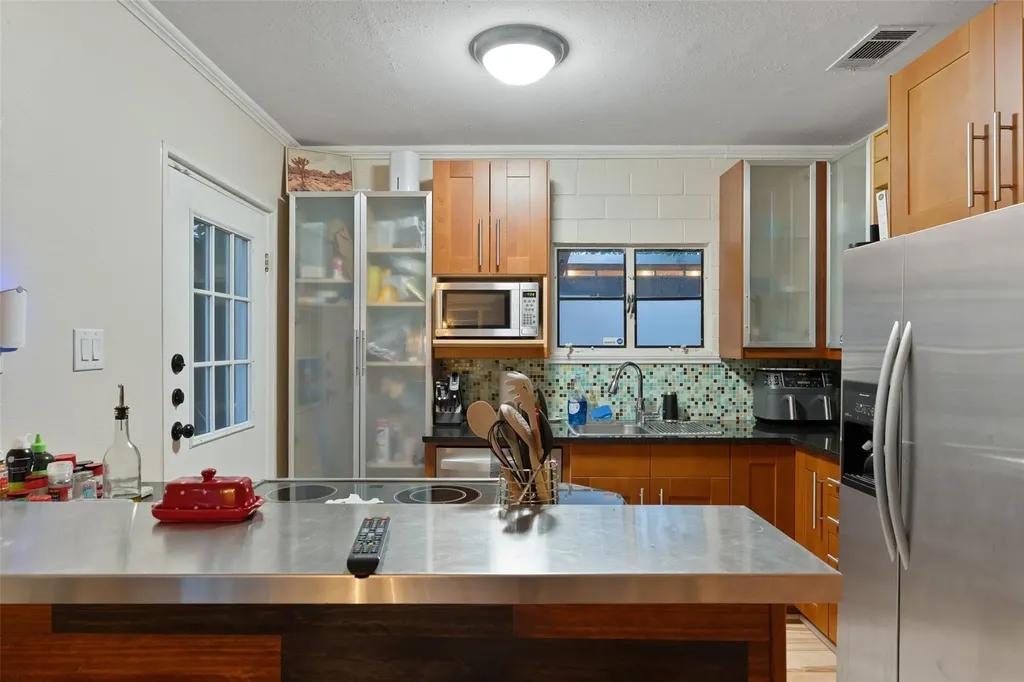 412 W Croslin Street Austin TX 78752