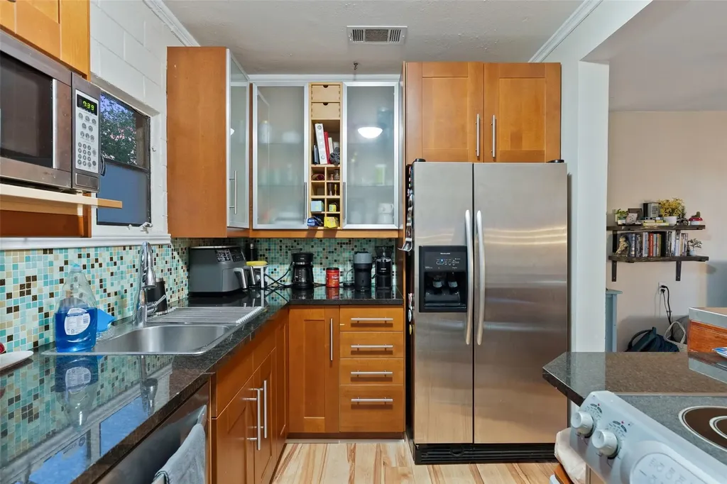 412 W Croslin Street Austin TX 78752