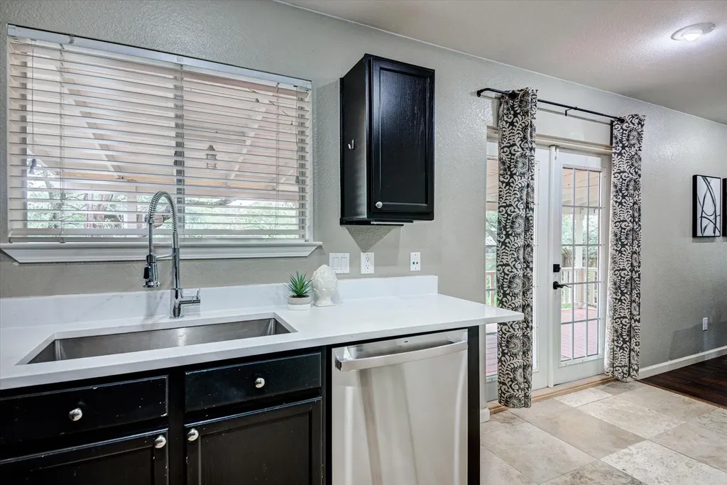 8303 Edgemoor Place Austin TX 78749
