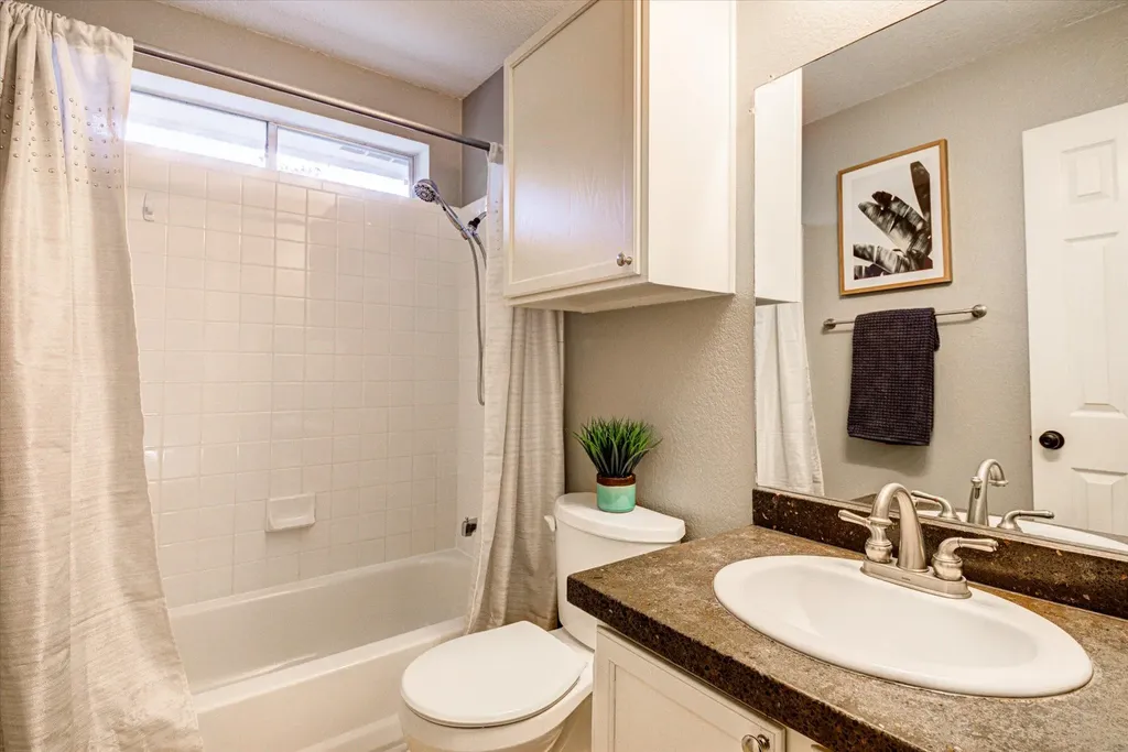 8303 Edgemoor Place Austin TX 78749