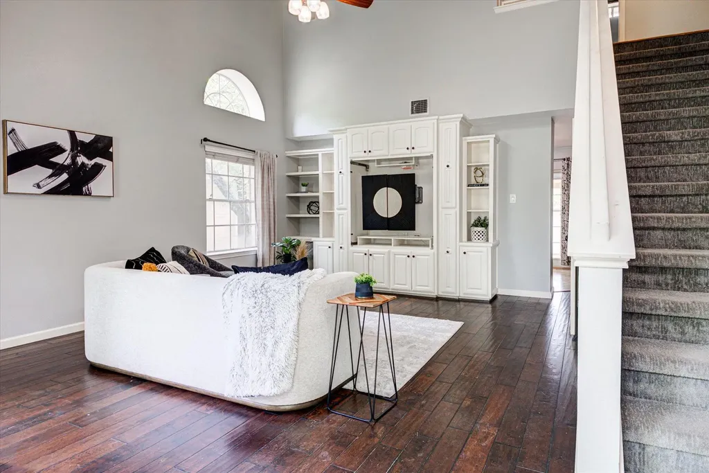 8303 Edgemoor Place Austin TX 78749