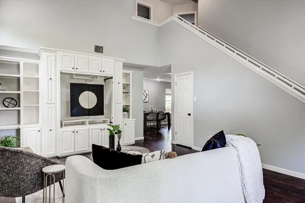 8303 Edgemoor Place Austin TX 78749